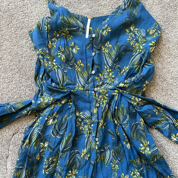 Free People wide leg cropped jumpsuit button up tie front - Picture 4 of 7